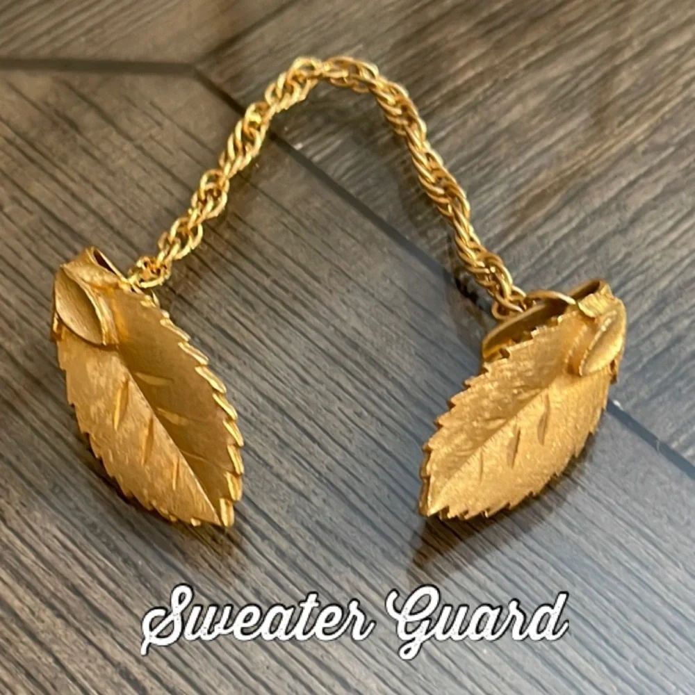 Vintage Gold Leaf Sweater Clip - Sweater Holder Sweater Guard